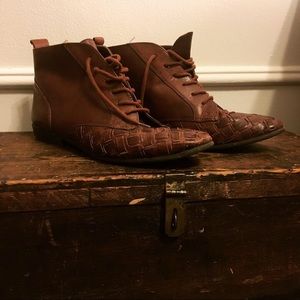 Vintage Brown Leather Booties Size 8